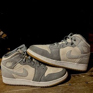 (NO BOX) worn a couple times from goat